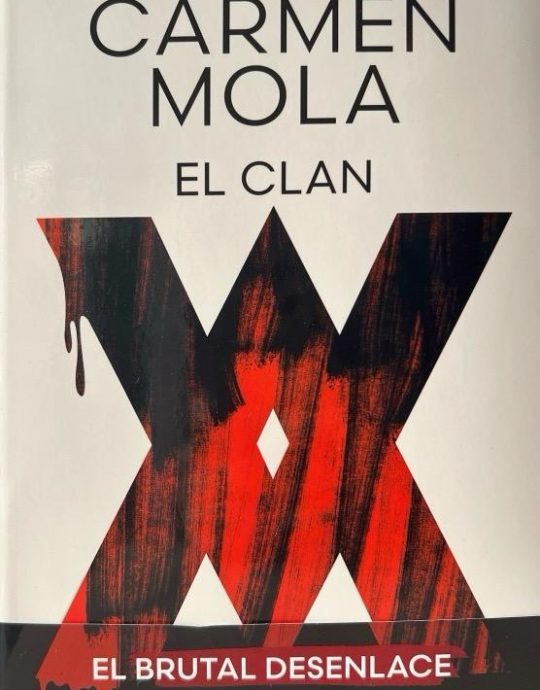 EL CLAN:-INSPECTORA ELENA BLANCO:-LA NOVIA GITANA N.º 05 CARMEN MOLA 9788408291268 PLANETA 2024 (NUEVO)